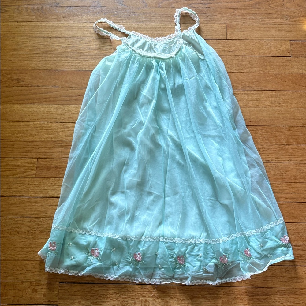 darling vintage Vanity Fair 2 piece babydoll nightgown and robe set - Picture 4 of 9